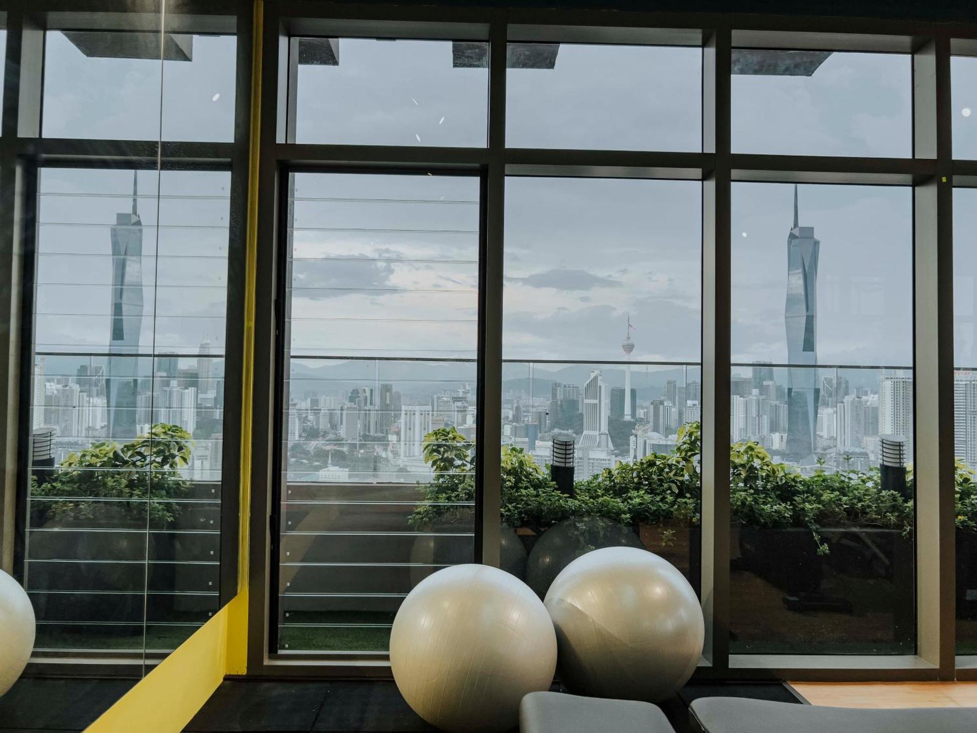 Sky Pool Suites Kl Sentral - Riveria City Kuala Lumpur Exteriör bild