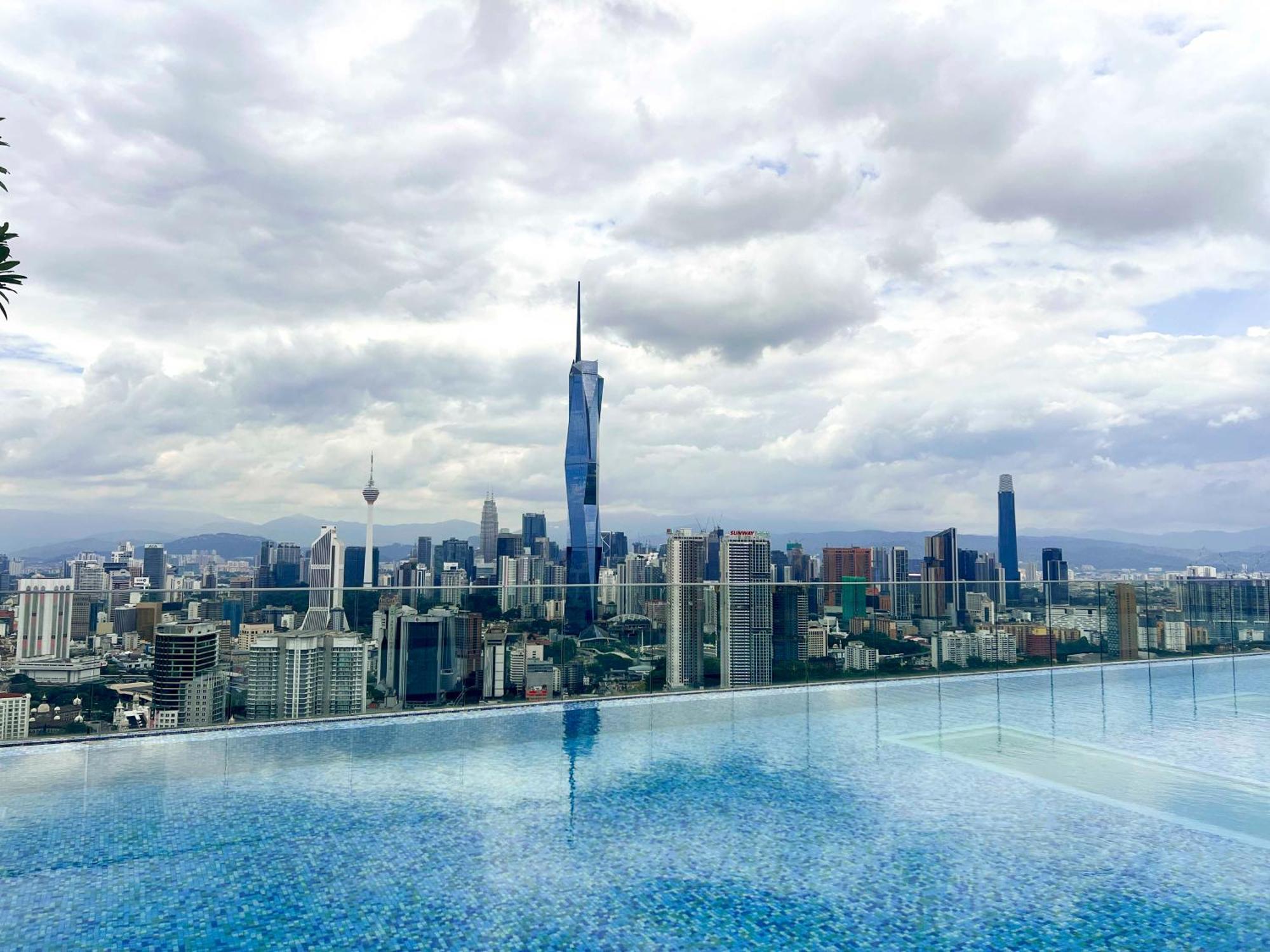 Sky Pool Suites Kl Sentral - Riveria City Kuala Lumpur Exteriör bild